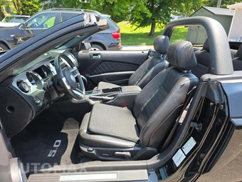 2014 Ford Mustang GT Premium Convertible - miniatura 3