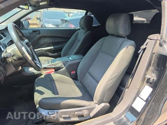 2014 Ford Mustang V6 Convertible - miniatura 6
