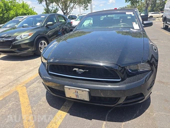2014 Ford Mustang V6 Convertible – miniatura 2