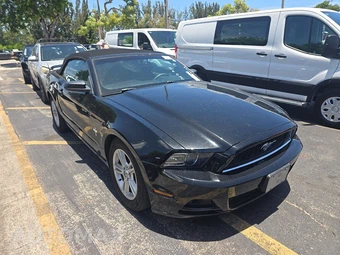 2014 Ford Mustang V6 Convertible – miniatura 3