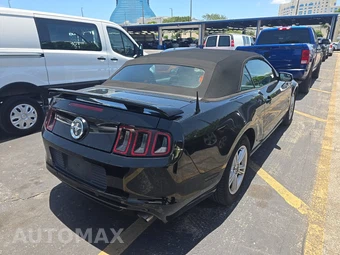 2014 Ford Mustang V6 Convertible – miniatura 4