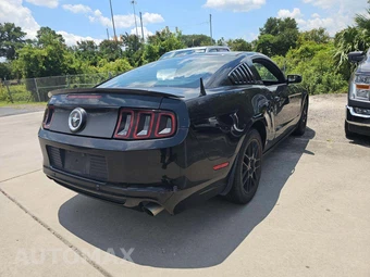 2014 Ford Mustang V6 Coupe - miniatura 3