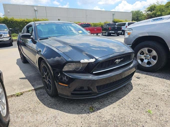 2014 Ford Mustang V6 Coupe - miniatura 4