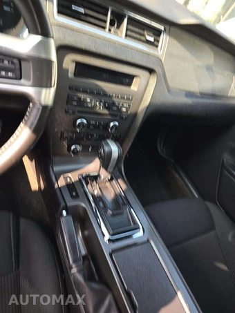 2014 Ford Mustang V6 Coupe - miniatura 10