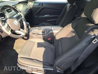 2014 Ford Mustang V6 Coupe - miniatura 6