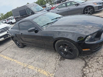 2014 Ford Mustang V6 Coupe - miniatura 3