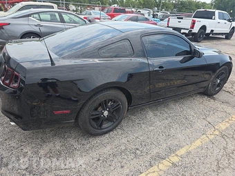 2014 Ford Mustang V6 Coupe - miniatura 4