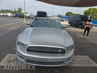 2014 Ford Mustang V6 Premium Coupe - miniatura 2