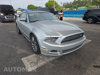 2014 Ford Mustang V6 Premium Coupe - miniatura 3