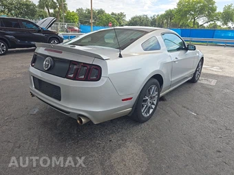 2014 Ford Mustang V6 Premium Coupe - miniatura 4
