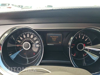 2014 Ford Mustang V6 Premium Coupe – miniatura 12