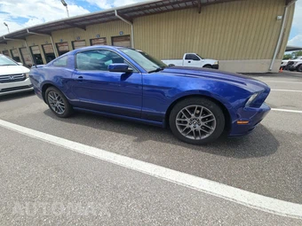 2014 Ford Mustang V6 Premium Coupe - miniatura 3