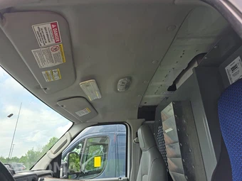 2014 Ford Super Duty E-350 Commercial Cargo Van 138.0" WB - miniatura 17