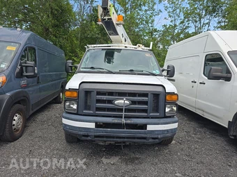2014 Ford Super Duty E-350 Commercial Cargo Van 138.0" WB - miniatura 2