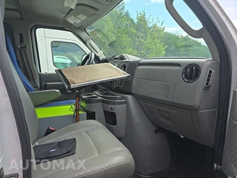 2014 Ford Super Duty E-350 Commercial Cargo Van 138.0" WB - miniatura 8