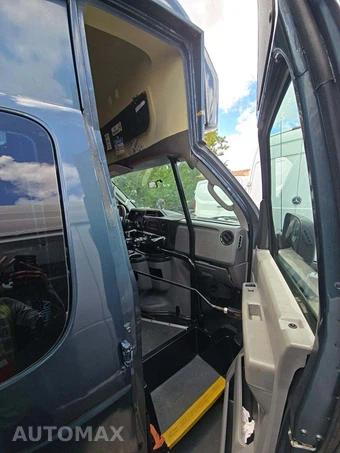 2014 Ford Super Duty E-350 Commercial Cargo Van 138.0" WB - miniatura 18