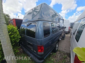 2014 Ford Super Duty E-350 Commercial Cargo Van 138.0" WB - miniatura 3