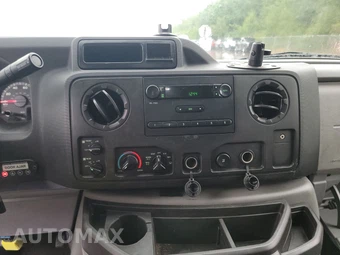 2014 Ford Super Duty E-350 Commercial Cargo Van 138.0" WB - miniatura 11
