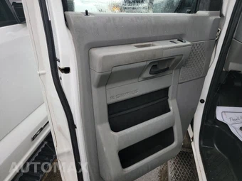 2014 Ford Super Duty E-350 Commercial Cargo Van 138.0" WB - miniatura 9