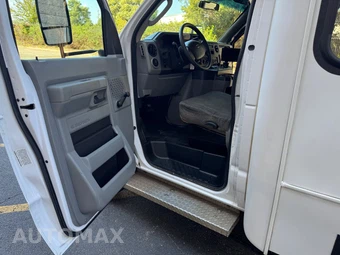 2014 Ford Super Duty E-350 Cutaway - miniatura 19