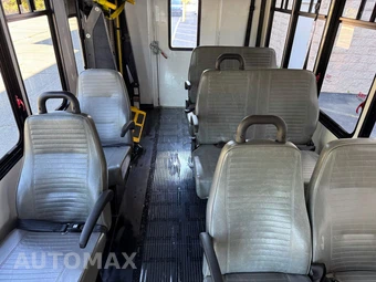 2014 Ford Super Duty E-350 Cutaway - miniatura 25