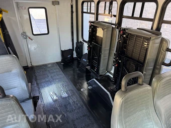 2014 Ford Super Duty E-350 Cutaway - miniatura 28