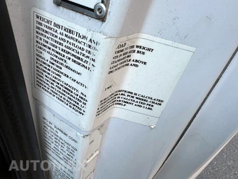 2014 Ford Super Duty E-350 Cutaway - miniatura 48