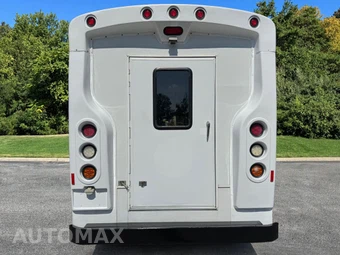 2014 Ford Super Duty E-350 Cutaway - miniatura 9