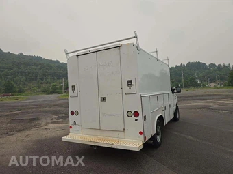2014 Ford Super Duty E-350 Cutaway - miniatura 3