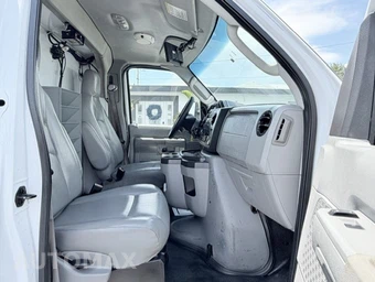 2014 Ford Super Duty E-350 Cutaway - miniatura 20