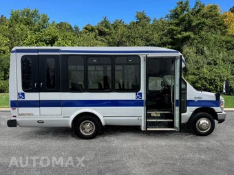 2014 Ford Super Duty E-350 Cutaway DRW - miniatura 12