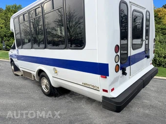 2014 Ford Super Duty E-350 Cutaway DRW - miniatura 6