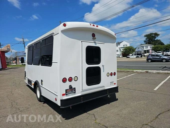 2014 Ford Super Duty E-350 Cutaway DRW - miniatura 2