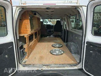 2014 Ford Super Duty E-350 Wagon XL 138.0" WB - miniatura 13