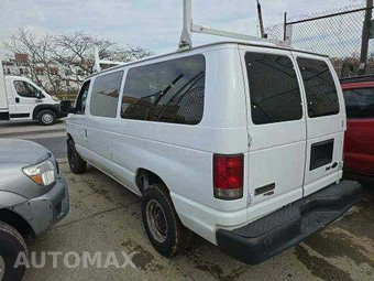 2014 Ford Super Duty E-350 Wagon XL 138.0" WB - miniatura 2