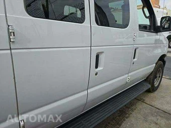 2014 Ford Super Duty E-350 Wagon XL 138.0" WB - miniatura 31