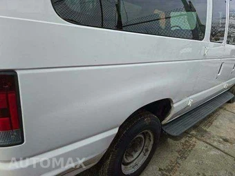 2014 Ford Super Duty E-350 Wagon XL 138.0" WB - miniatura 32