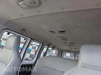 2014 Ford Super Duty E-350 Wagon XL 138.0" WB - miniatura 10