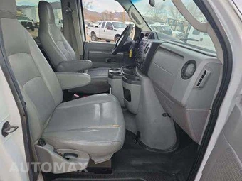 2014 Ford Super Duty E-350 Wagon XL 138.0" WB - miniatura 17