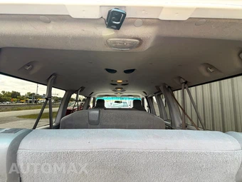 2014 Ford Super Duty E-350 Wagon XLT 138.0" WB - miniatura 10