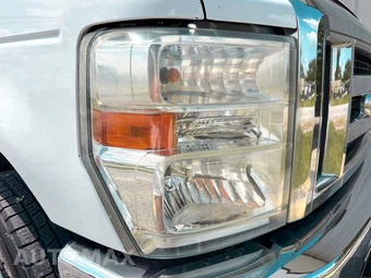 2014 Ford Super Duty E-350 Wagon XLT 138.0" WB - miniatura 13
