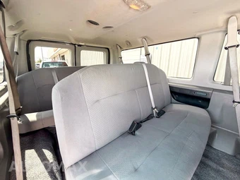 2014 Ford Super Duty E-350 Wagon XLT 138.0" WB - miniatura 21