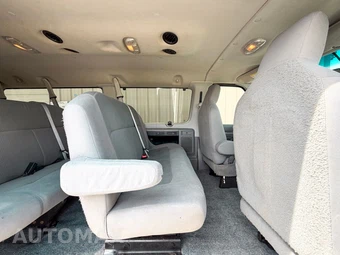 2014 Ford Super Duty E-350 Wagon XLT 138.0" WB - miniatura 23