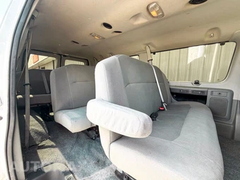 2014 Ford Super Duty E-350 Wagon XLT 138.0" WB - miniatura 24