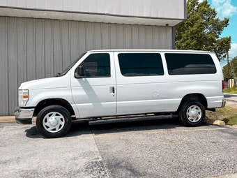 2014 Ford Super Duty E-350 Wagon XLT 138.0" WB - miniatura 5