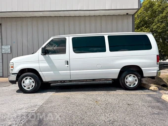 2014 Ford Super Duty E-350 Wagon XLT 138.0" WB - miniatura 6