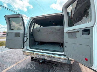 2014 Ford Super Duty E-350 Wagon XLT 138.0" WB - miniatura 9