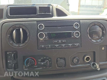 2014 Ford Super Duty E-350 Wagon XLT 138.0" WB – miniatura 10