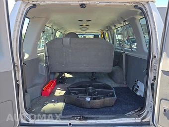 2014 Ford Super Duty E-350 Wagon XLT 138.0" WB - miniatura 17