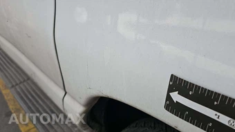2014 Ford Super Duty E-350 Wagon XLT 138.0" WB - miniatura 31